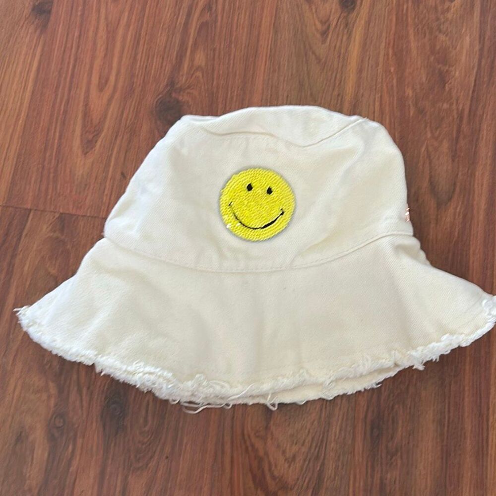 Jocelyn beige canvas bucket hat one size smiley face